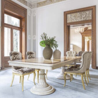 25-1010 Dining Table