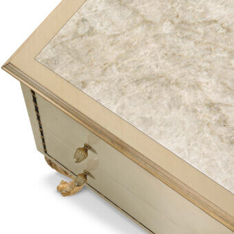 25-1022 Chest of Drawers