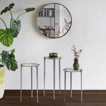 Luxury Brio Keramik console with slender grey metal frame and marble‑effect ceramic top finished glossy