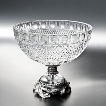 Diamond Round Centerpiece with Foot