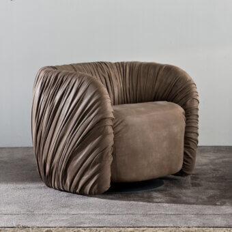 Drapé Lounge Chair