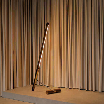 Linea D Floor Lamp
