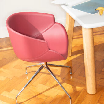 B-Line Bix Swivelling Armchair