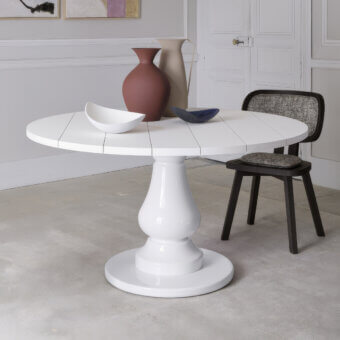 Architectural Gervasoni Gray 38 Round Table with slatted ash wood top and sculptural curved pure white Millgres base